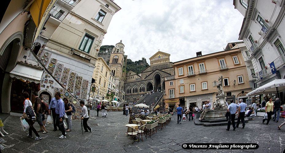 Amalfi - Piazza Duomo in origine denominata Platea Nova.