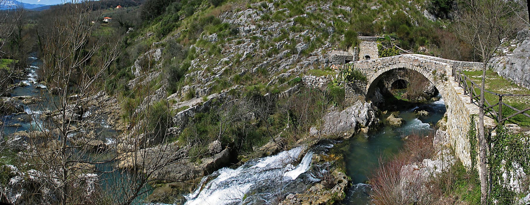 Ponte Romano alla sorgente Fiume Auso